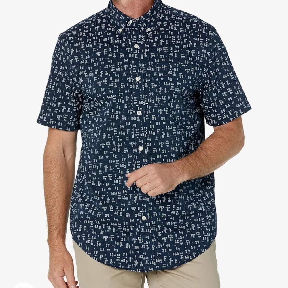 NWT Dockers Men’s Classic Fit Short Sleeve Comfort Flex Shirt Navy Size Medium